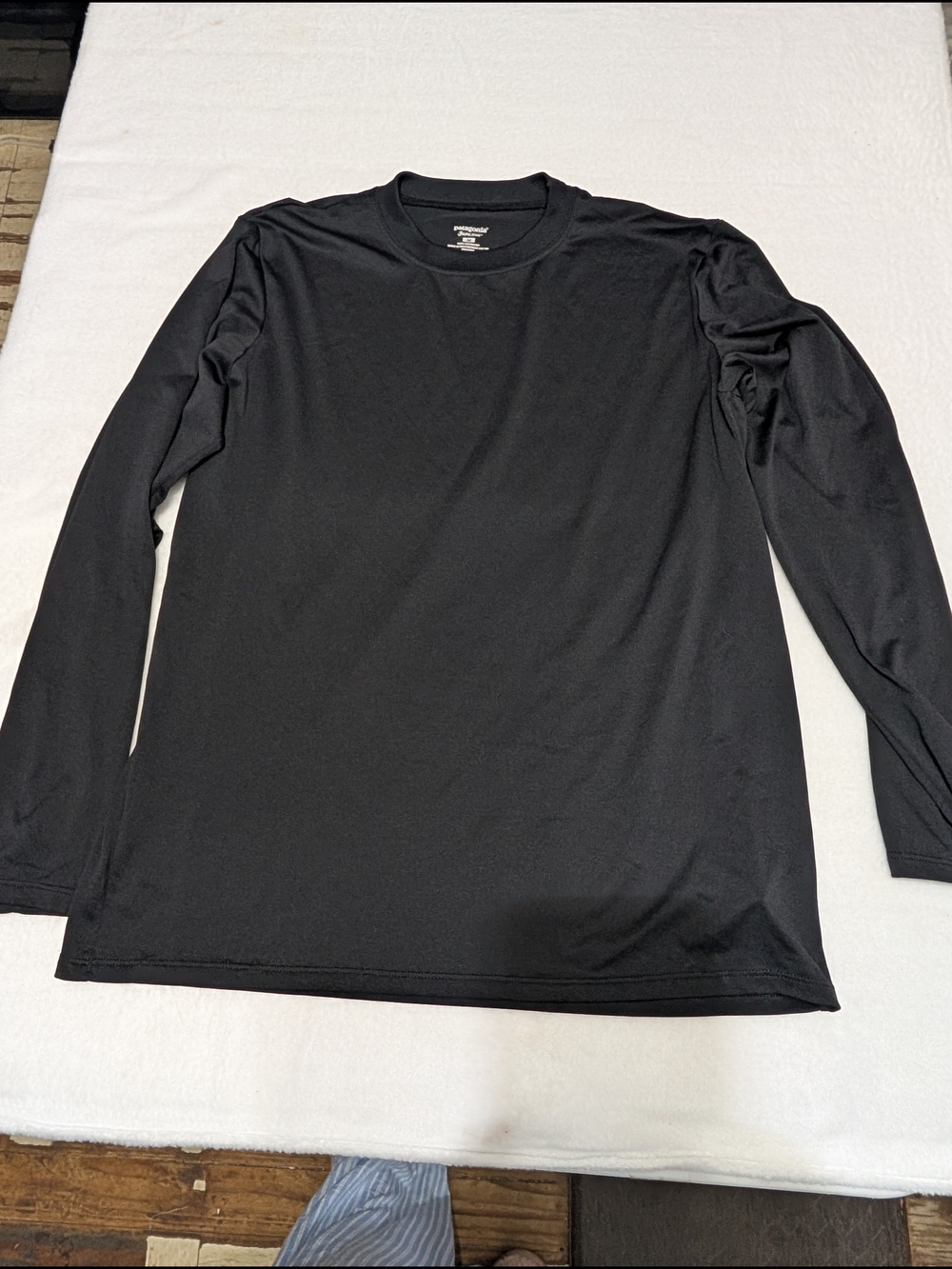 Patagonia Men's Long Sleeve Crew Shirt - Black  Size M Athletic
